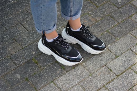 422 Kalın Benekli Taban Günlük Kadın Spor Ayakkabı  Siyah Deri resmi