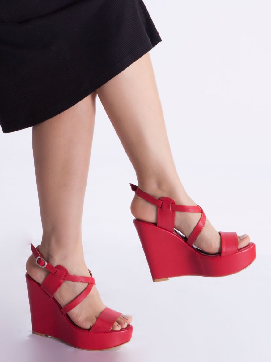 1070 Dolgu Topuk 11 Cm Çapraz Bant Kadın Sandalet  Kırmızı Deri resmi