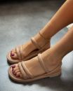 477 3 Bantlı Şişme Pofuduk Taban Kadın Sandalet  Bej Deri 